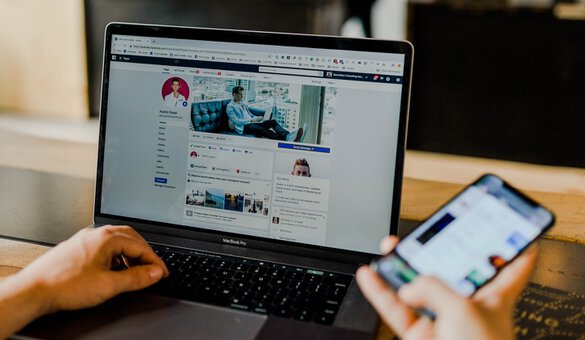 Brussel richt haar pijlen op online politiek adverteren  
